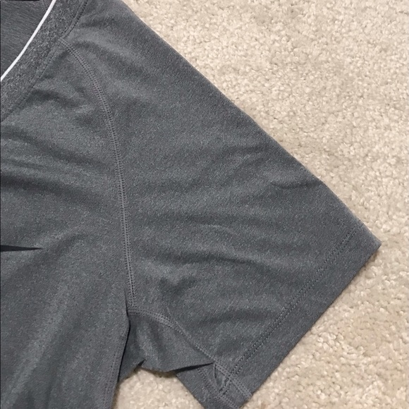 🆕🔥NIKEPRO DRI FIT REALLY CUTE SILKY SOFT GRAY&WHITE STRIPED V-NECK&BLACK SHIRT - Picture 5 of 16